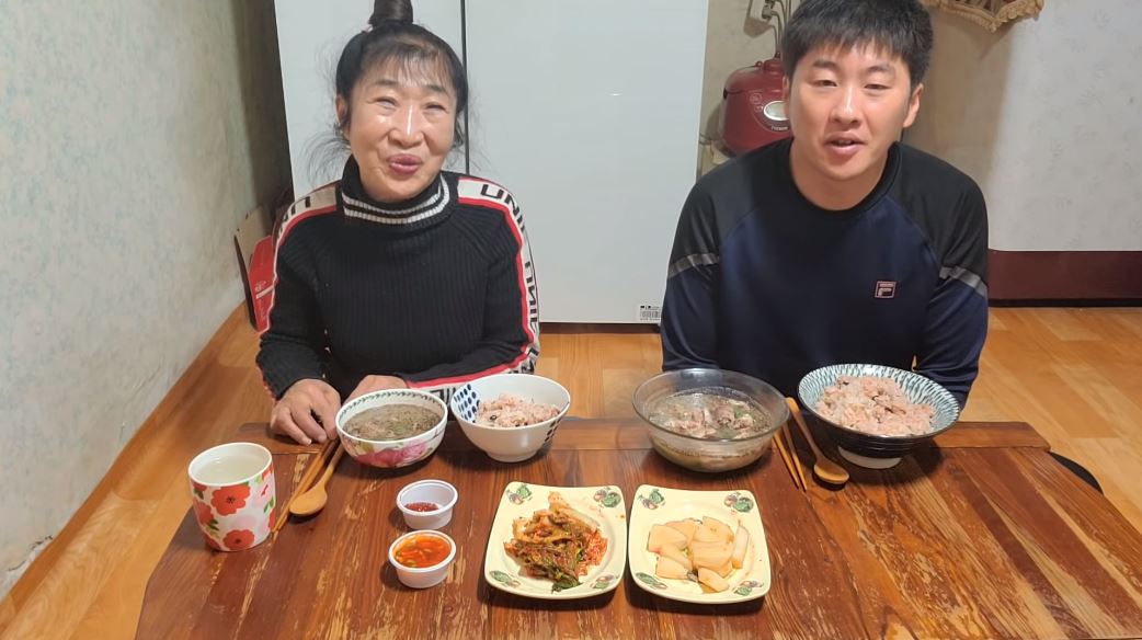 진실은 언제?…유튜버 다정한부부, 주작 논란 속 영상 업로드