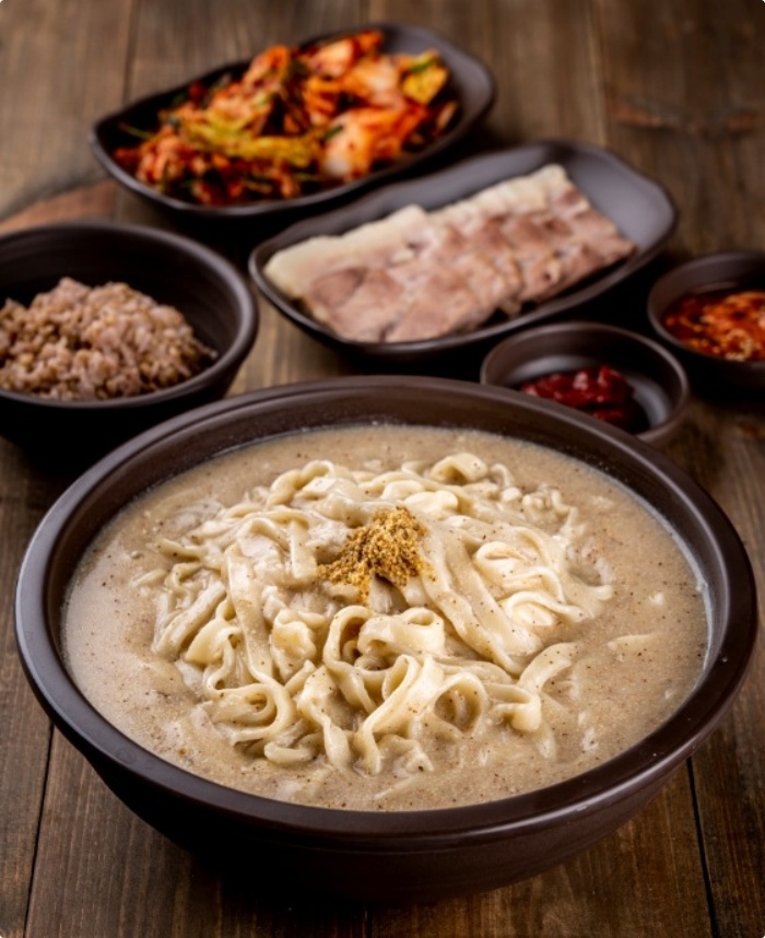 생생정보 화성 들깨칼국수 맛집 위치는? 들기름보리밥·수육 서비스! 정성으로 직접 만드는 식당