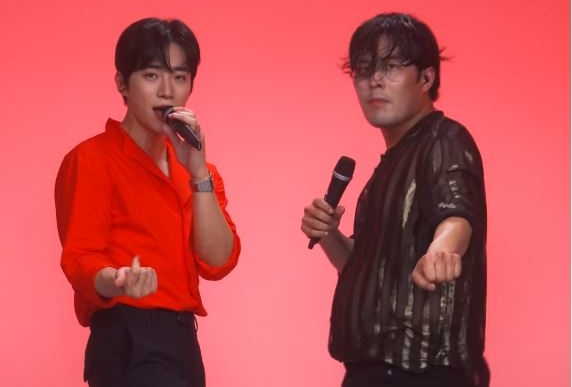 잘라서 준호 직캠만 올려줘 준호, 2PM 컴백 전 최준 만났다…우리집 콜라보 공개