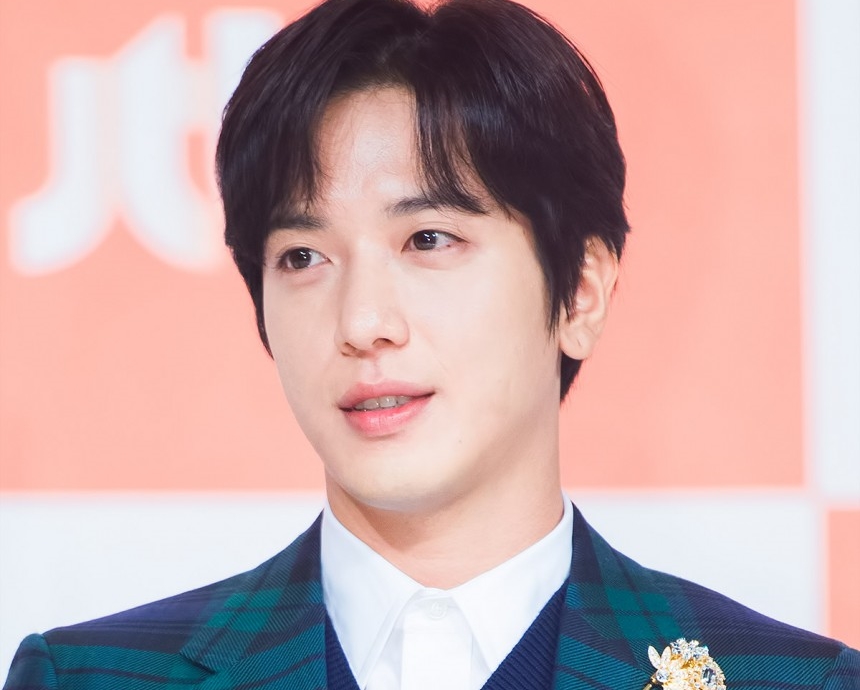 씨엔블루(CNBLUE) 정용화, 차기작은 밑도 끝도 없이 너다? FNC 측 확정된 거 없어 (공식)