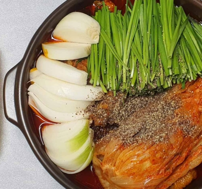 생방송투데이-고수뎐 양양 묵은지닭볶음탕 맛집, 토종닭 육질의 정수!…대박신화 청주 육거리종합시장 닭볶음탕·오리백숙 식당 위치는?