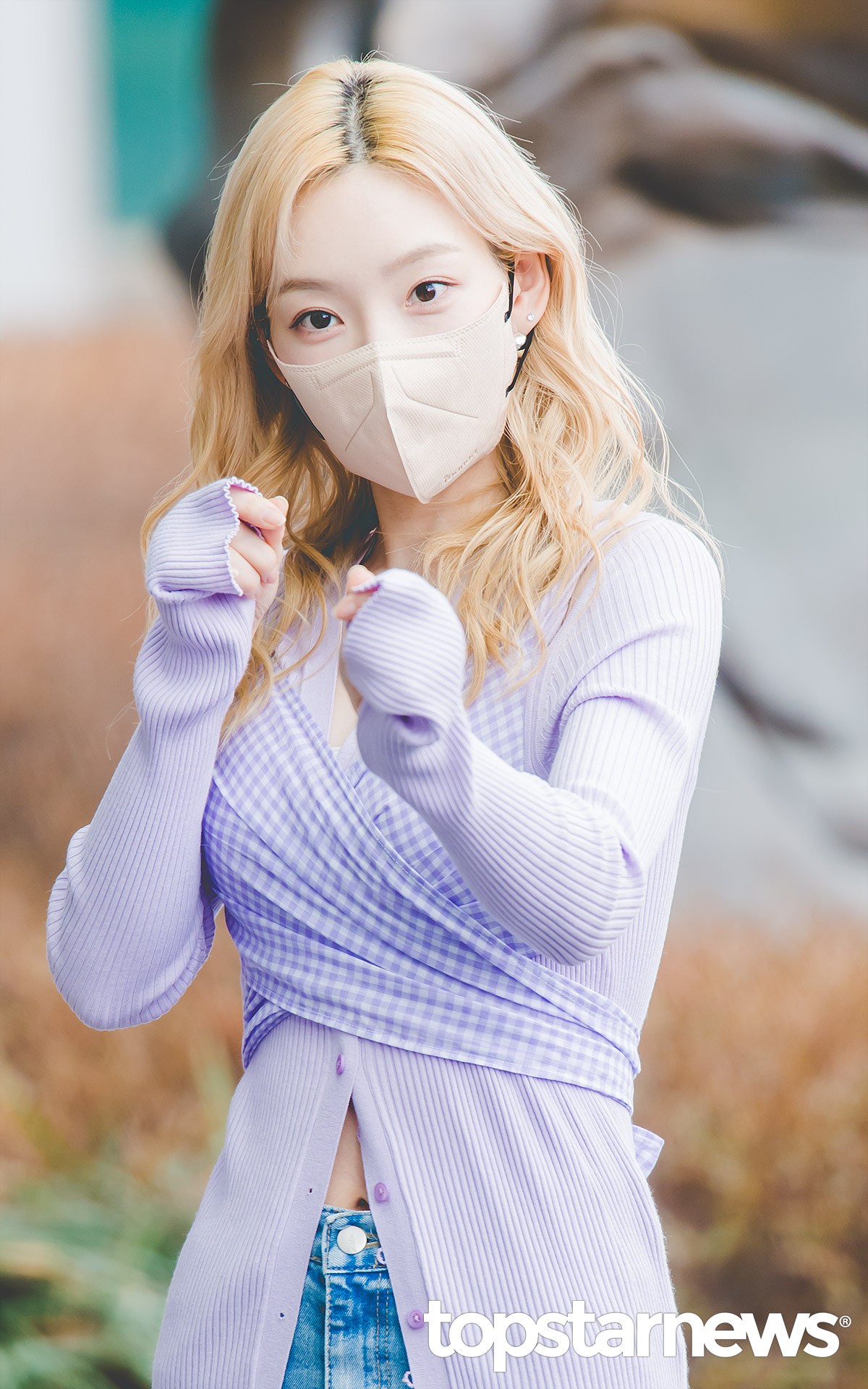 [HD포토] 소녀시대 태연, 활 쏘는 포즈요?! (정오의 희망곡 출근길)