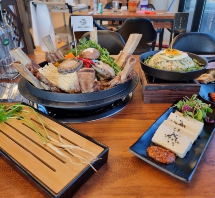 생방송오늘저녁 강릉 초당동 대왕소갈비찜 맛집 위치는? 대박의 비밀은 검은 대나무 오죽!
