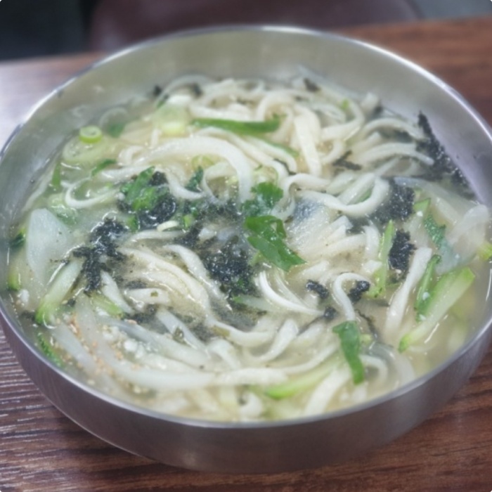 생방송투데이 성남중앙시장 칼국수·잔치국수·비빔국수, 돈까스-마약김밥 外 초특가 가성비!…함안 가마솥촌닭백숙·닭볶음탕 맛집 위치는?