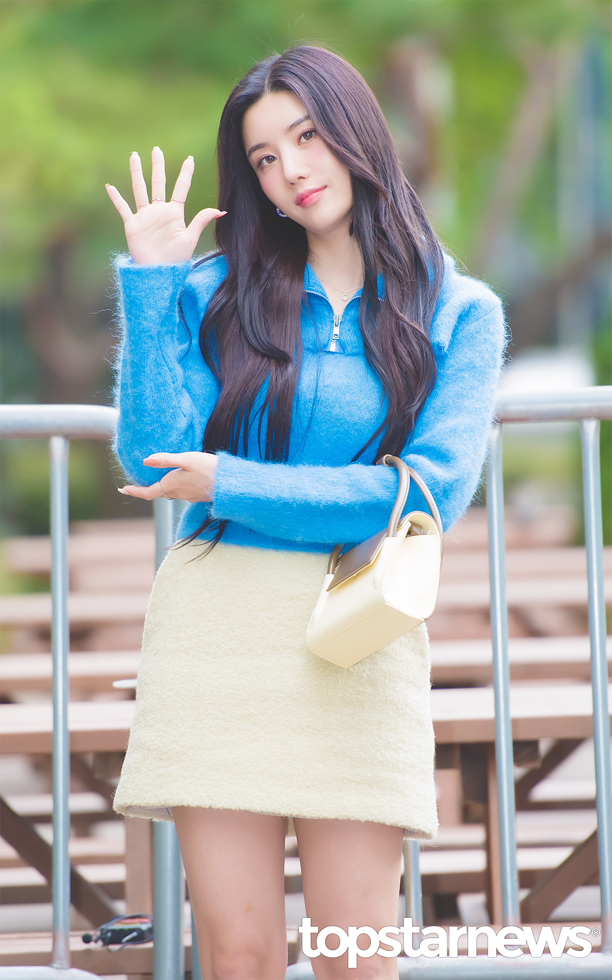 [HD포토] 권은비, 언더워터로 돌아온 은비…웬디 언니 딱 기다려요! (뮤직뱅크 출근길)