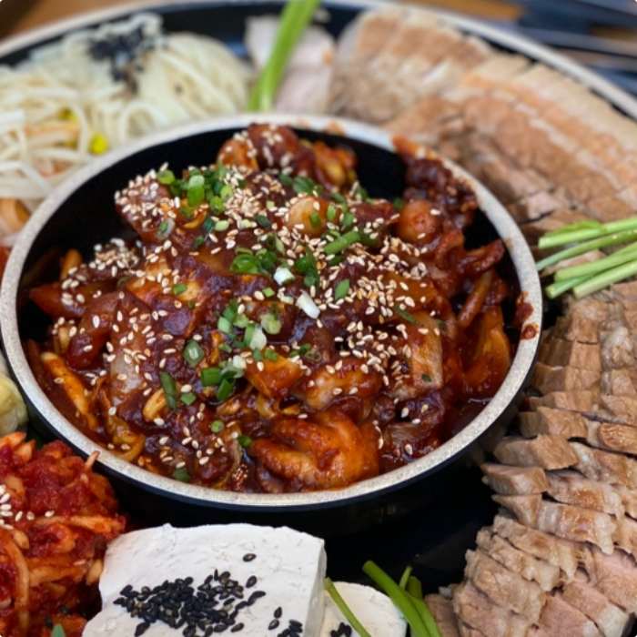 생방송오늘저녁 부산 명지동 쭈꾸미보쌈 맛집 위치는? 젓갈과 이색 보쌈정식 연 매출 28억