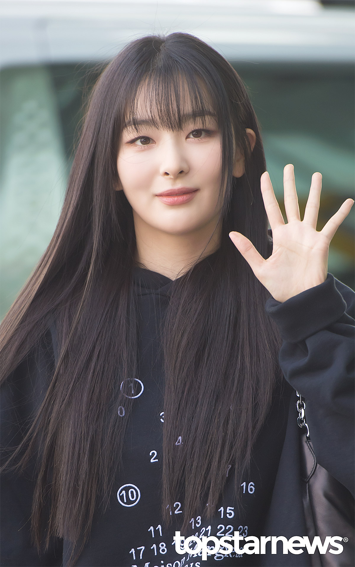 레드벨벳 슬기, 뱅헤어로 미모력 한껏 채운 비주얼 (김포공항 출국) [HD포토]