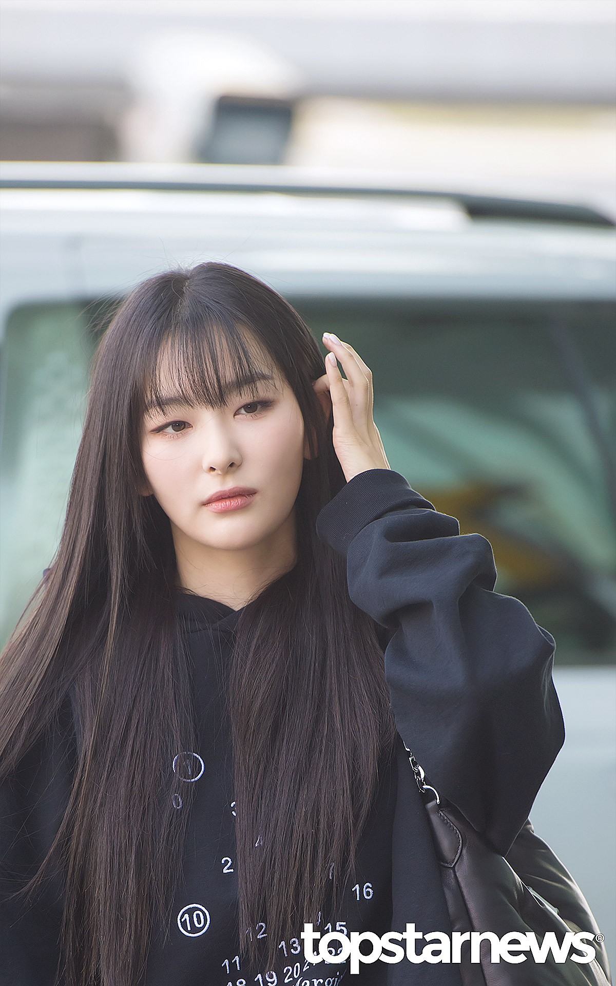 레드벨벳 슬기, 무심한 듯 머리 넘기면 더 예쁜 거 알고 있나? (김포공항 출국) [HD포토]