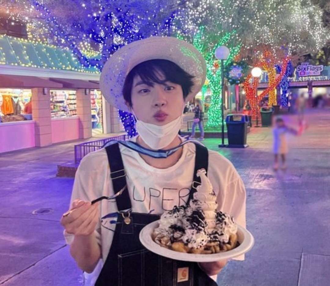 [BTS News] 방탄소년단 진, 함께 놀이동산 같이 가고 싶은 최애 1위..귀여움의 최상급♡