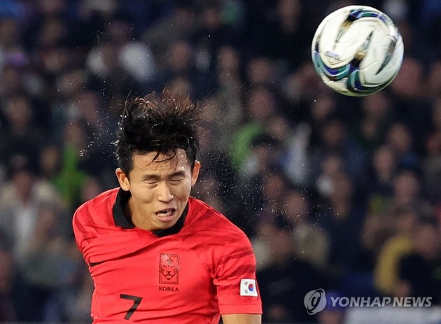 남자축구 일본 결승전, 정우영 동점골로 전반 1-1로 마무리[아시안게임]