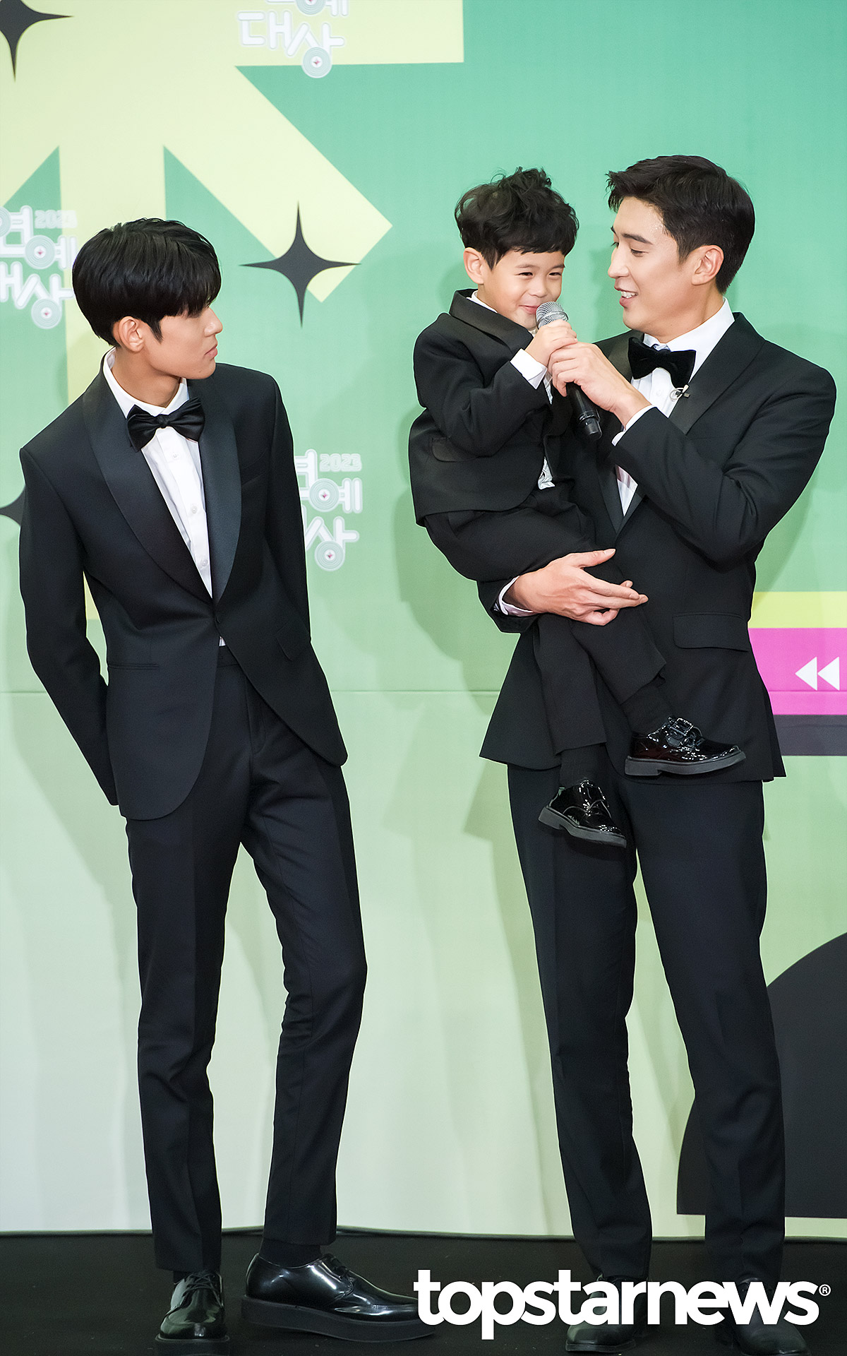 슈퍼맨이 돌아왔다 강경준, 정안 정우와 함께 (2023KBS연예대상) [HD포토]