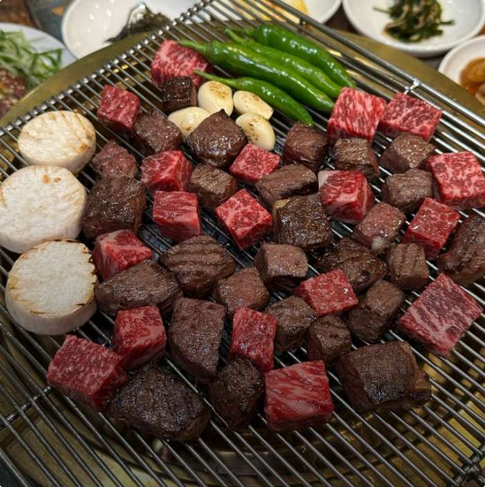 생방송투데이 영천 마늘숙성한우 맛집 위치는? 맡김차림-갈비살-꽃등심-육회 식육식당