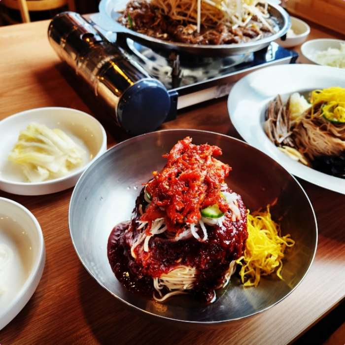 생방송투데이-고수뎐 경기 광주 코다리막국수 맛집 위치는? 절대 균형으로 쌓은 맛