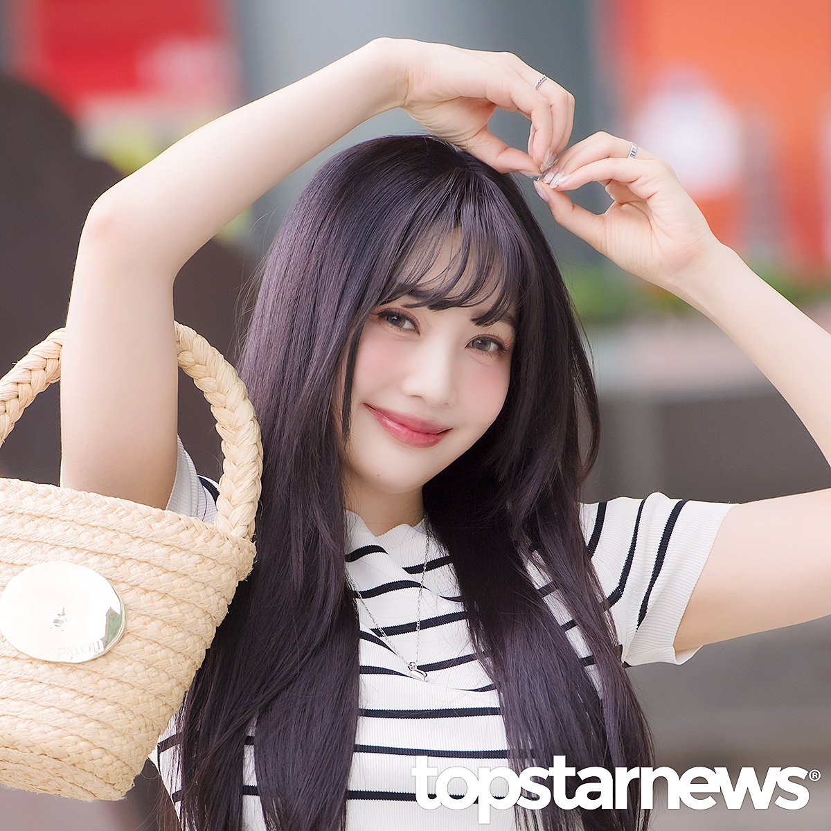레드벨벳 조이, 드디어 조이에게 전해진 레이의 리본 포즈 (동물농장 출근길) [HD포토]
