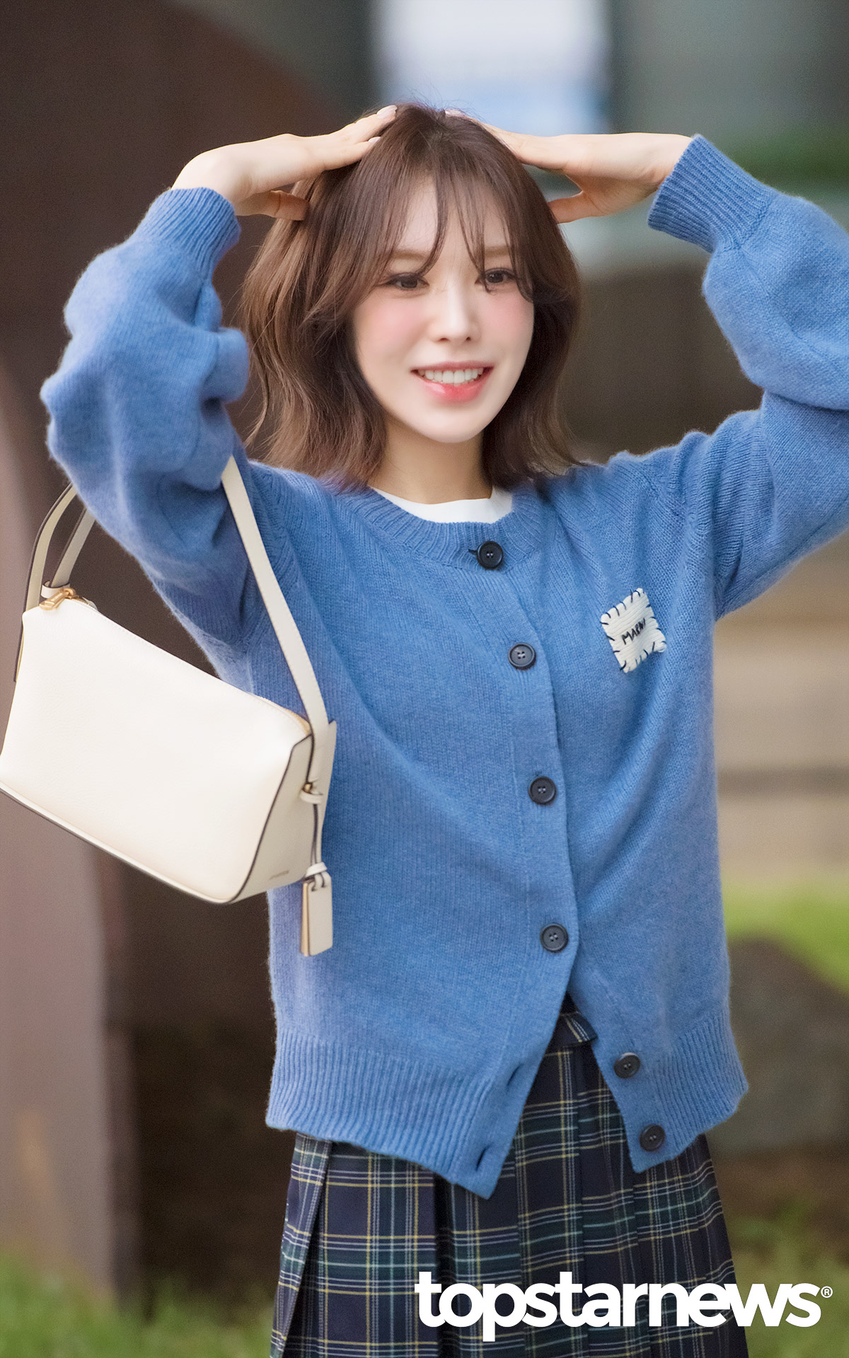 레드벨벳 웬디, 강아지가 있네요 (웬디의 영스트리트 출근길) [HD포토]