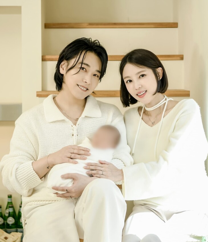 도윤이네 김사은♥성민, 득남 후 첫 가족사진→아들 이름 발표