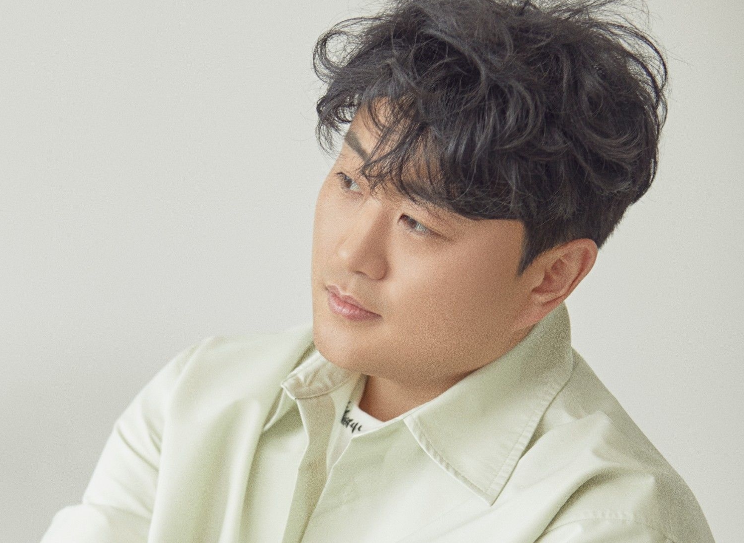 별빛이 수놓은 밤, 달빛 아래 이슬의 음표를 듣다…김호중의 빛이 나는 사람