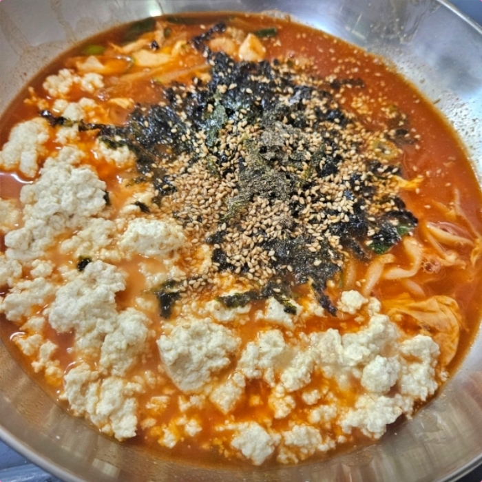 생방송투데이 강릉역 순두부장칼국수·양미리장칼국수 맛집 위치는? 빠니보틀이 소개하는 맛과 멋