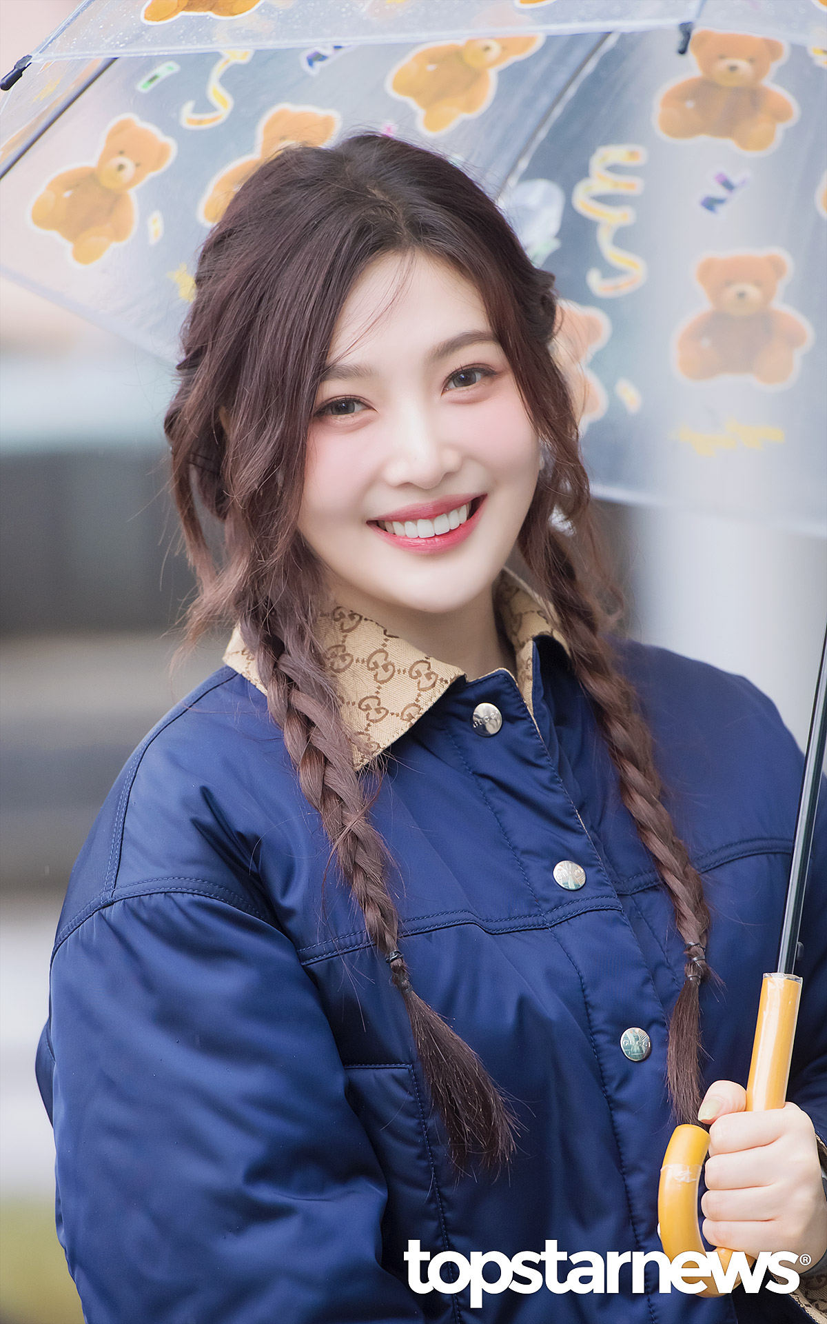 레드벨벳 조이, 갈색머리 양갈래 조이 좋아요 (동물농장 출근길) [HD포토]
