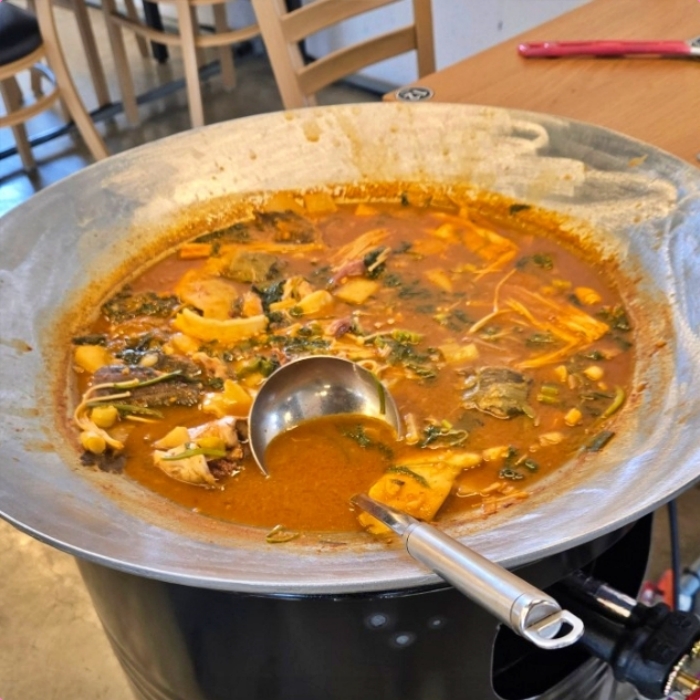 생생정보 세종 고복저수지 솥뚜껑메기매운탕 맛집 위치는? 고수의 부엌