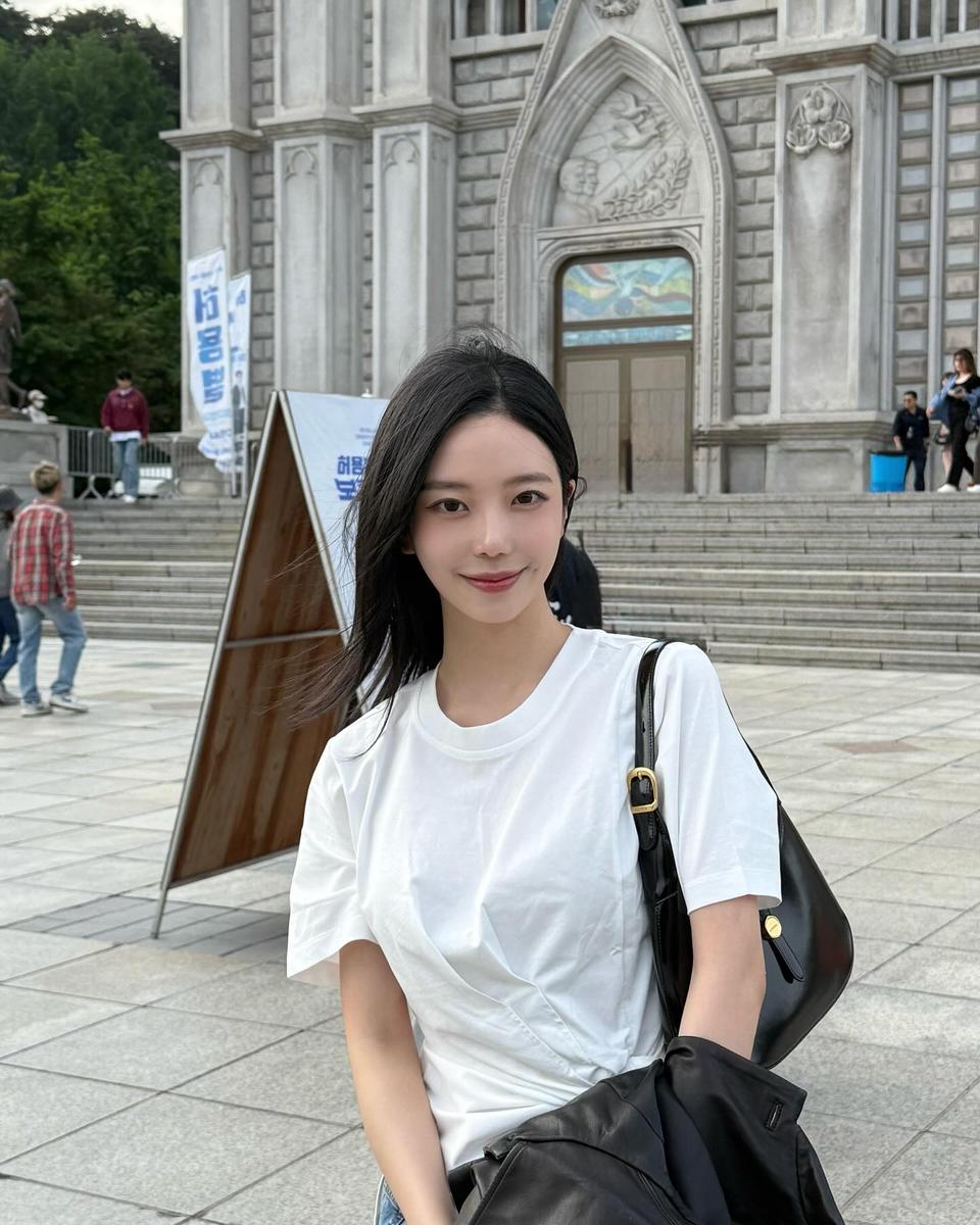 목소리 자체가 예술이신 분들…윤하정, 설렘 가득 봄날→음악에 물든 미소