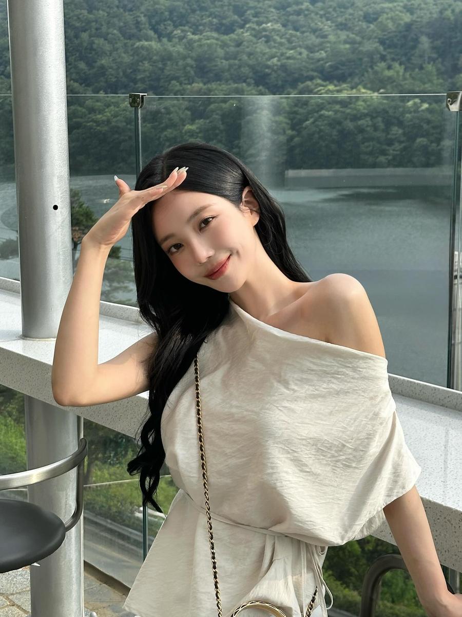 나는야 조카 부자…윤하정, 부드러운 미소→초여름 감성 셀카