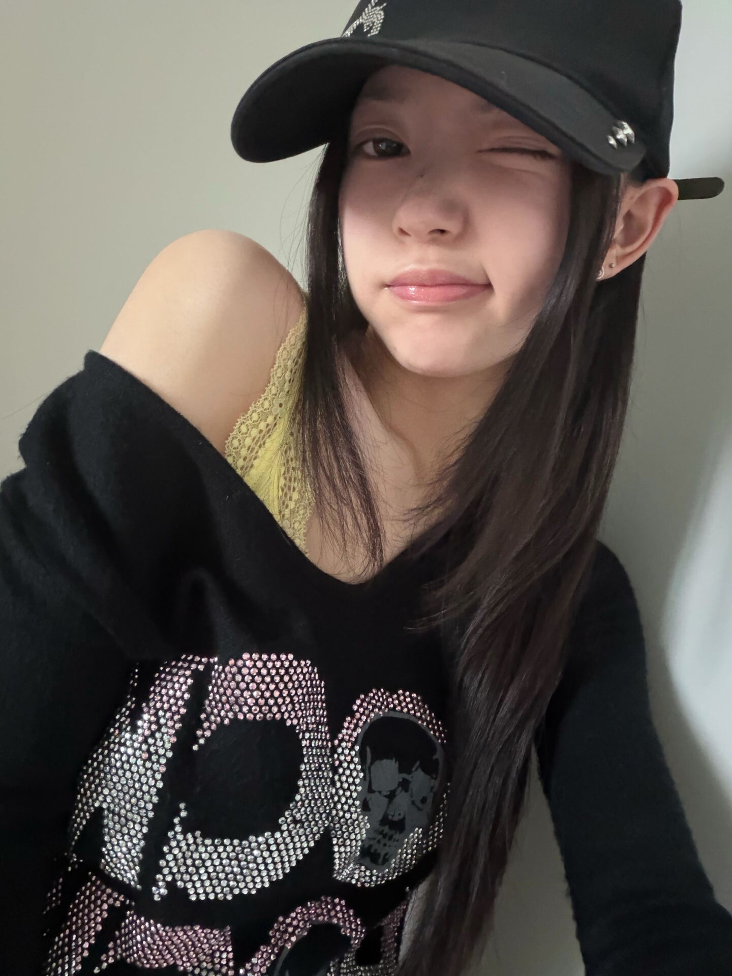 "너무 걱정 말아요"…아일릿 모카, 컨디션 난조로 활동 중단→팬들에 직접 전한 근황
