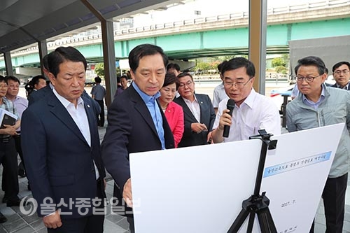김기현 울산시장, 신복R 고속도로 진입부 환승시설 현장 방문