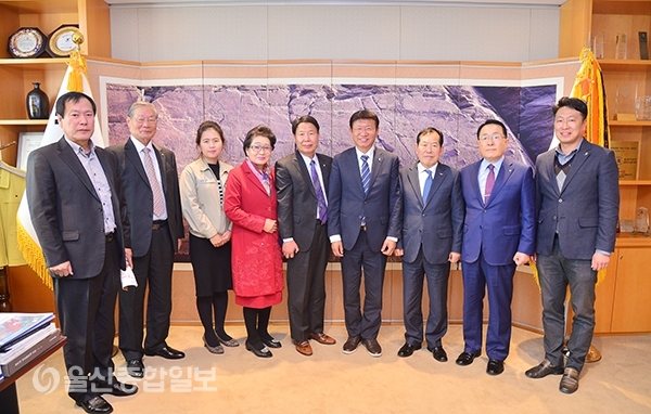 재부울산향우회, 울산 울주군청 내방