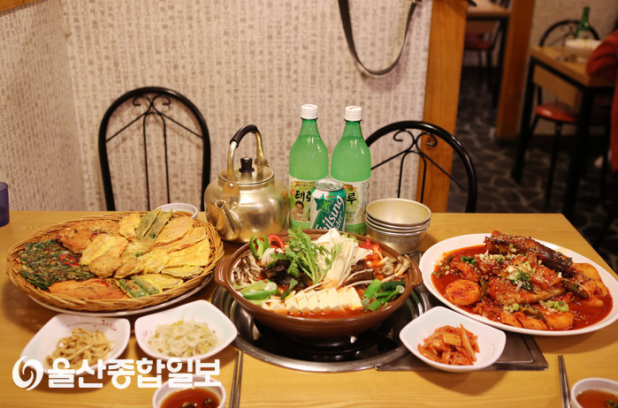 [울산맛집] 마주치는 술잔과 녹두전의 만남, ‘종로녹두빈대떡’