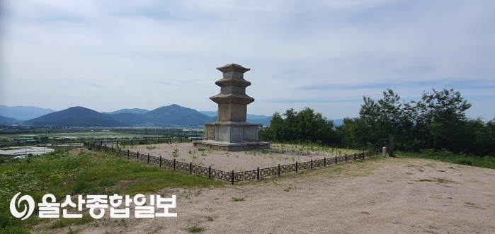 경주 남산 창림사지 삼층석탑(보물 제1867호)