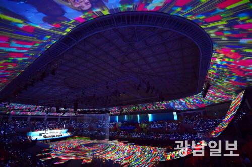 생명과 평화 의 미디어아트
