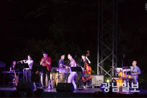 공연문화 구심점 역할…다양한 기획무대 지속