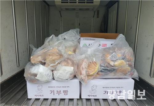 담양지역 베이커리 업체, 담양군복지재단에 사랑의 빵 기부