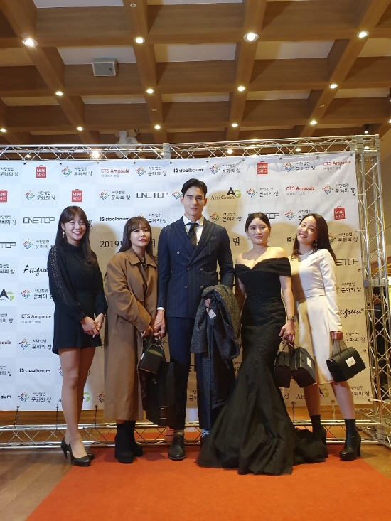 [포토] ‘2019 문화의 창, 송년의 밤’ 모델 장민 그 우월한 포스~