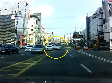 [보배드림] 중앙선 침범한 운전자의 황당한 행동 봤더니… 난감