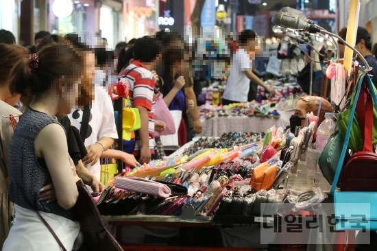 [집중취재] 불황에 중고나 떨이, 유통기한 임박상품 찾는 사람들