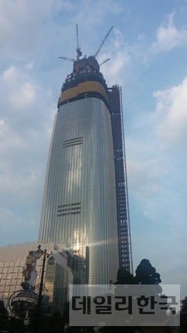 수원 롯데몰 주차 규제 완화…잠실 롯데몰도 변경될까