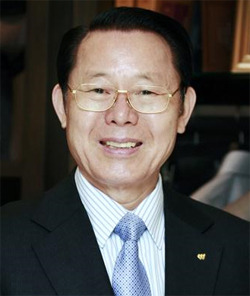 박성철 신원그룹 회장 탈세혐의로 검찰 조사