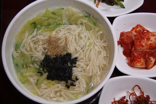 [주간한국] <이야기가 있는 맛집(217)> 경당고택 종부 권순씨의 안동국시