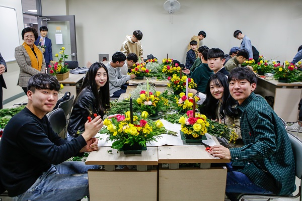  경성대 창의인재대, 꽃으로 나누는 공감 처방전 이색강의 