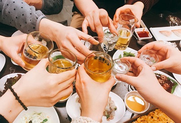  연말 맞아 매일 술자리?…알코올성 지방간 주의해야 