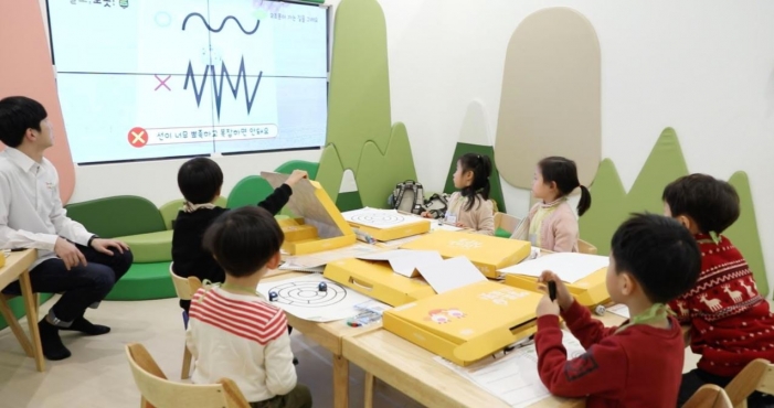  롯데월드몰, 4차산업혁명 시대 맞아 코딩 수업하는 키즈카페 열어 