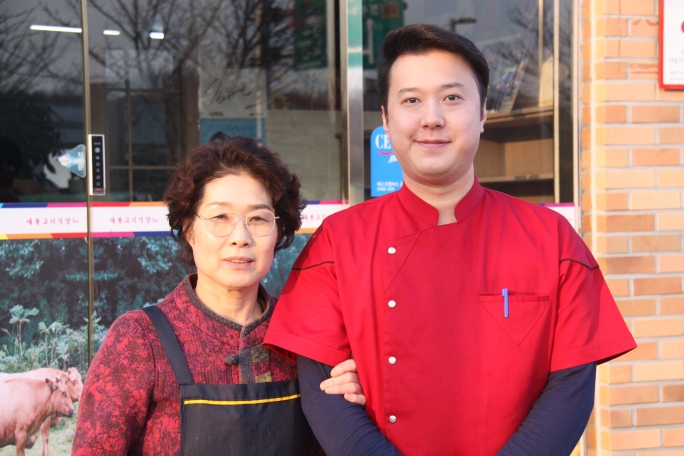  [주간한국] [이야기가 있는 맛집(311)] 성주 ‘새불고기식당’ 최화영 대표 