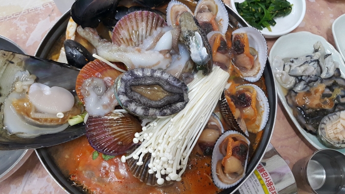  [주간한국] [이야기가 있는 맛집(335)] 휴가지 맛집들③ - 영남 해안 