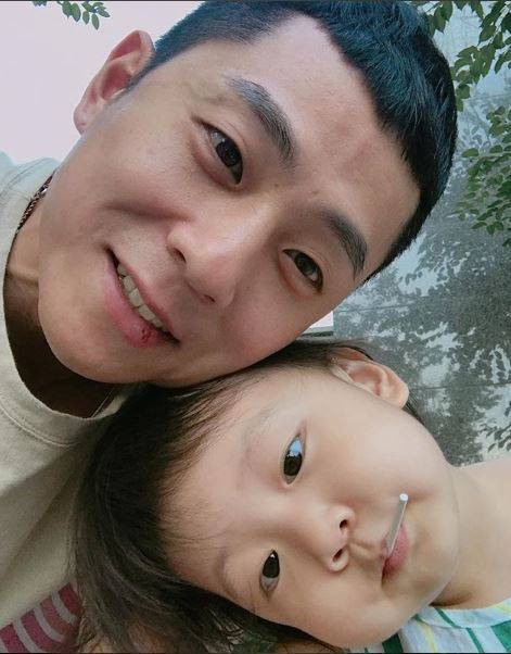  안현수, 딸 제인과 훈훈한 일상 공개 짧은 헤어스타일 변신 