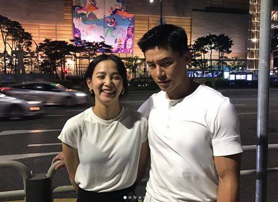  '인랑' 김무열, 아내 윤승아 응원받으며 달달한 투샷 