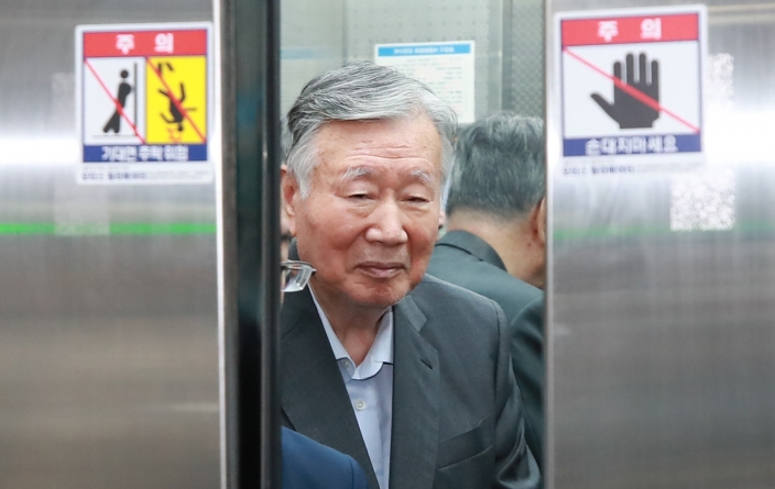  이중근 부영그룹 회장 징역 12년 구형 