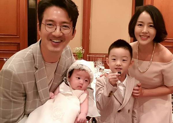 정준호·이하정, 붕어빵 아들·딸과 가족샷 똑닮았네