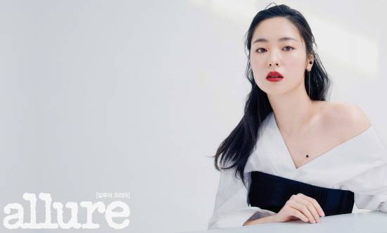 전여빈 화보, 팔색조 매력 담긴 뷰티 필름…뚝뚝 떨어지는 청초함